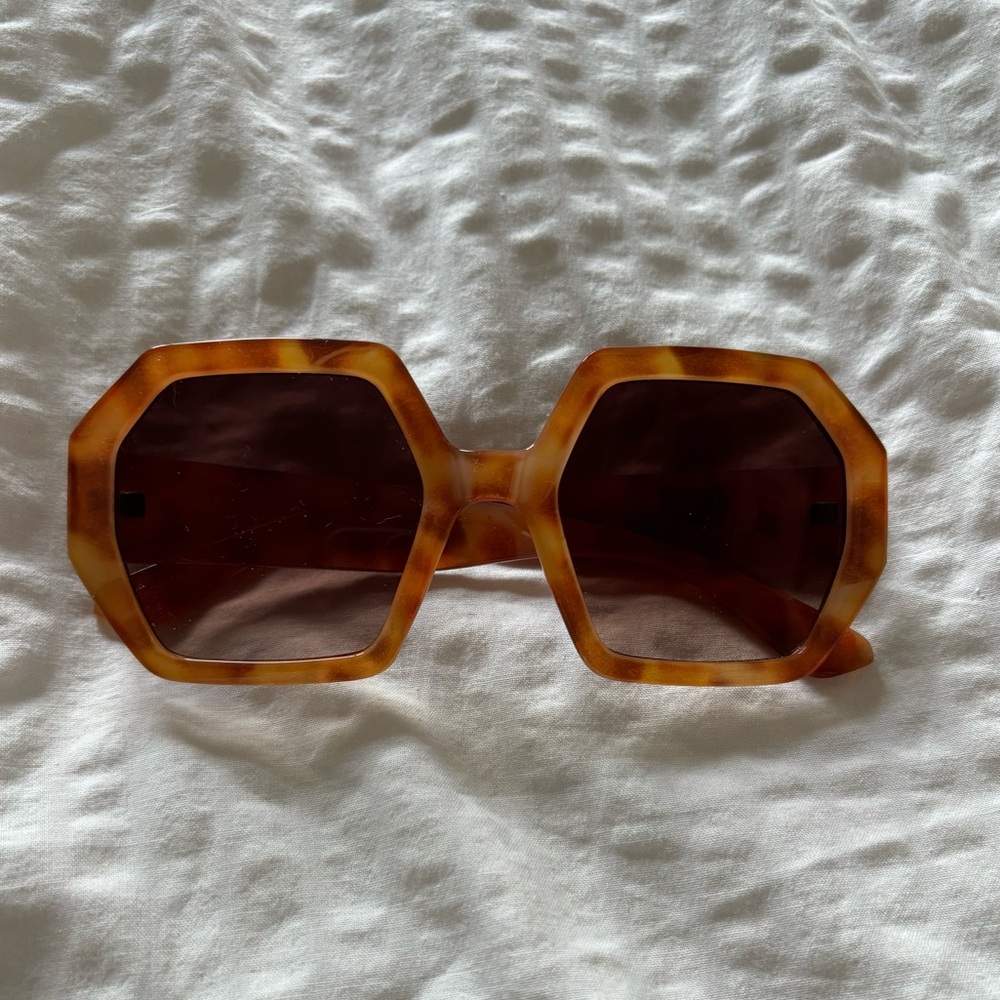 Free People honeycomb sunglasses tortoiseshell hexagon frames
